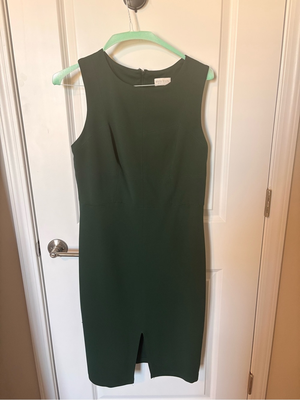 Bisou Bisou Forest Green Sleeveless Sheath Dress